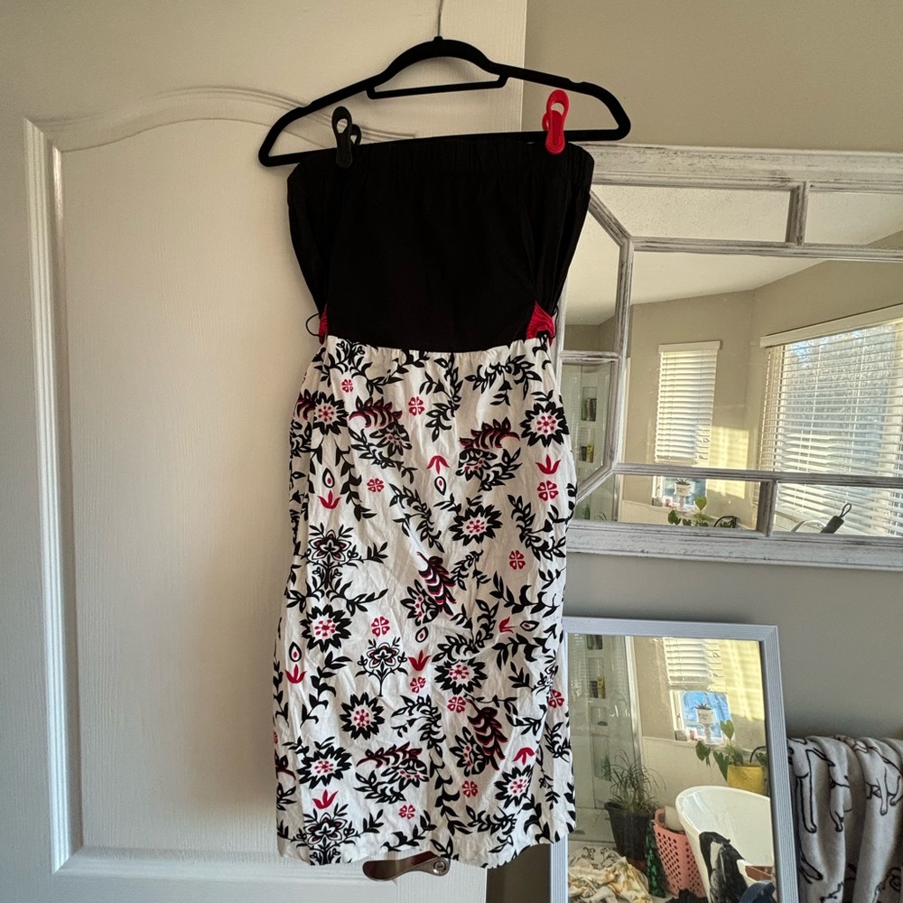 Strapless dress